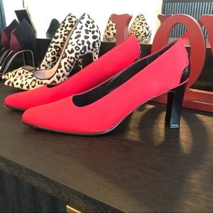 SOLD EUC Stuart Weitzman red heels